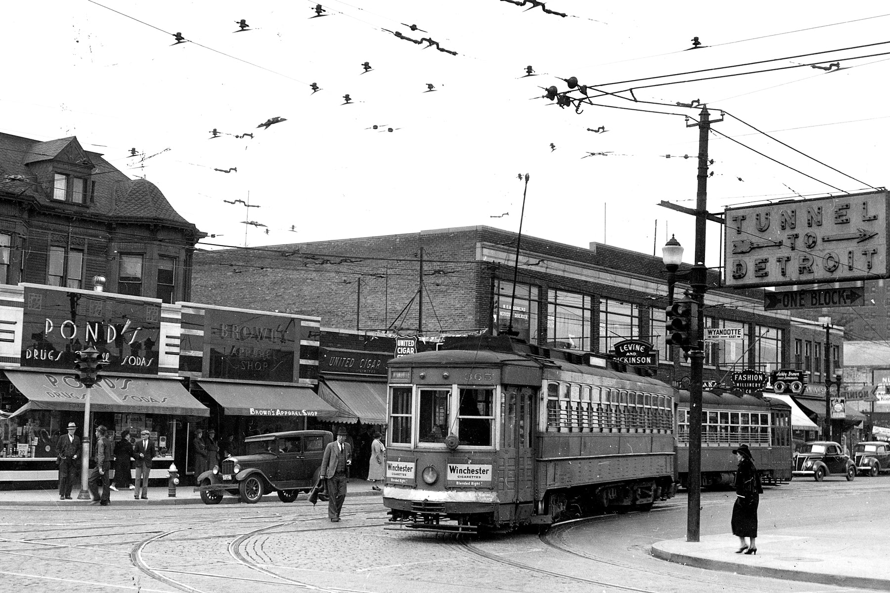 Street Car on Ouellette Avenue (1930)