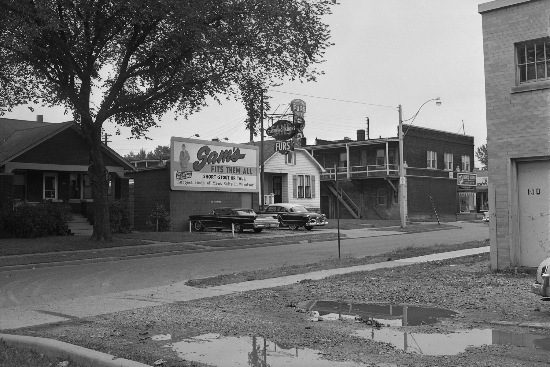 Sam's Department Store on Gladstone (1951)