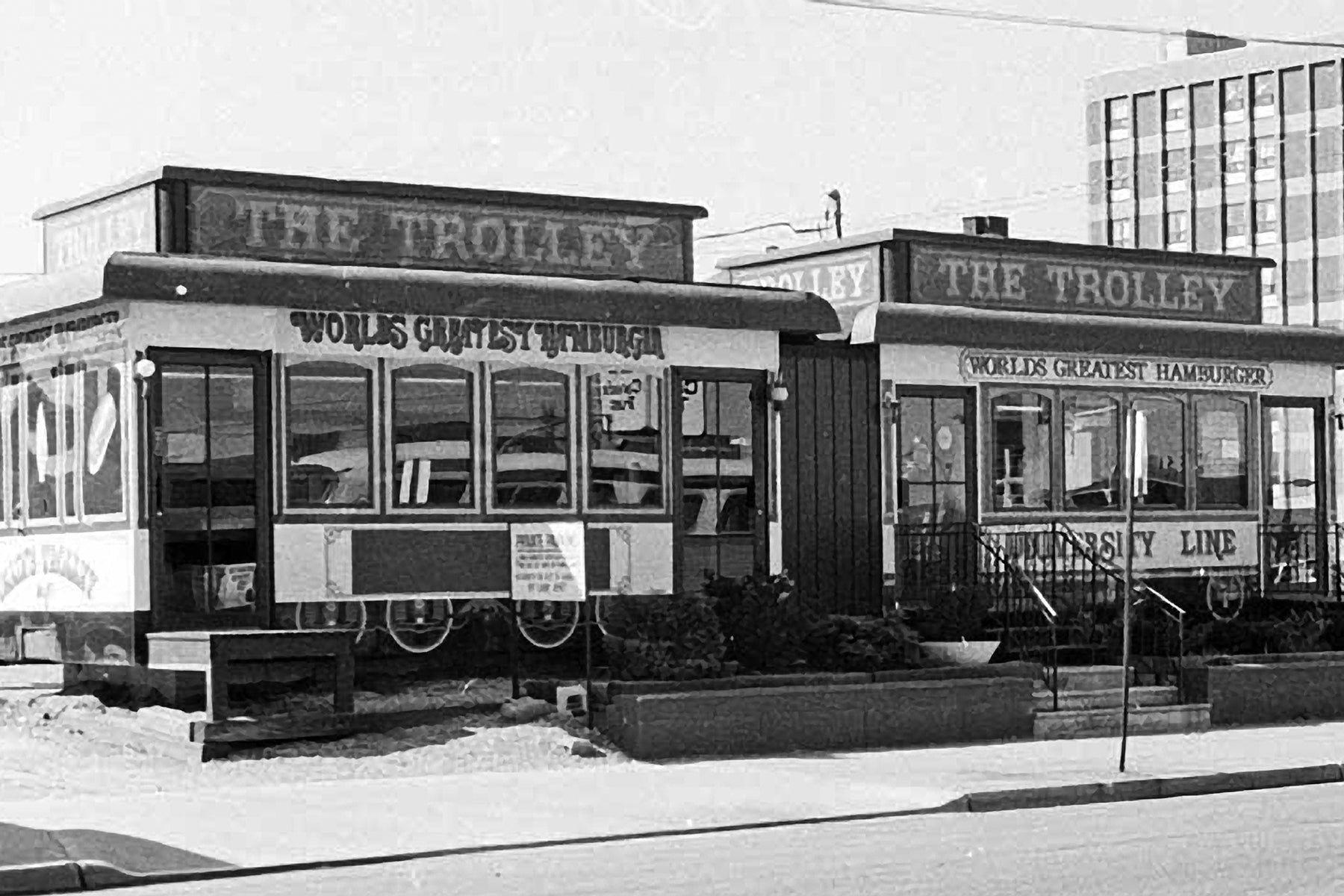 Ollies Trolley - Canvas Print - Downtown Windsor