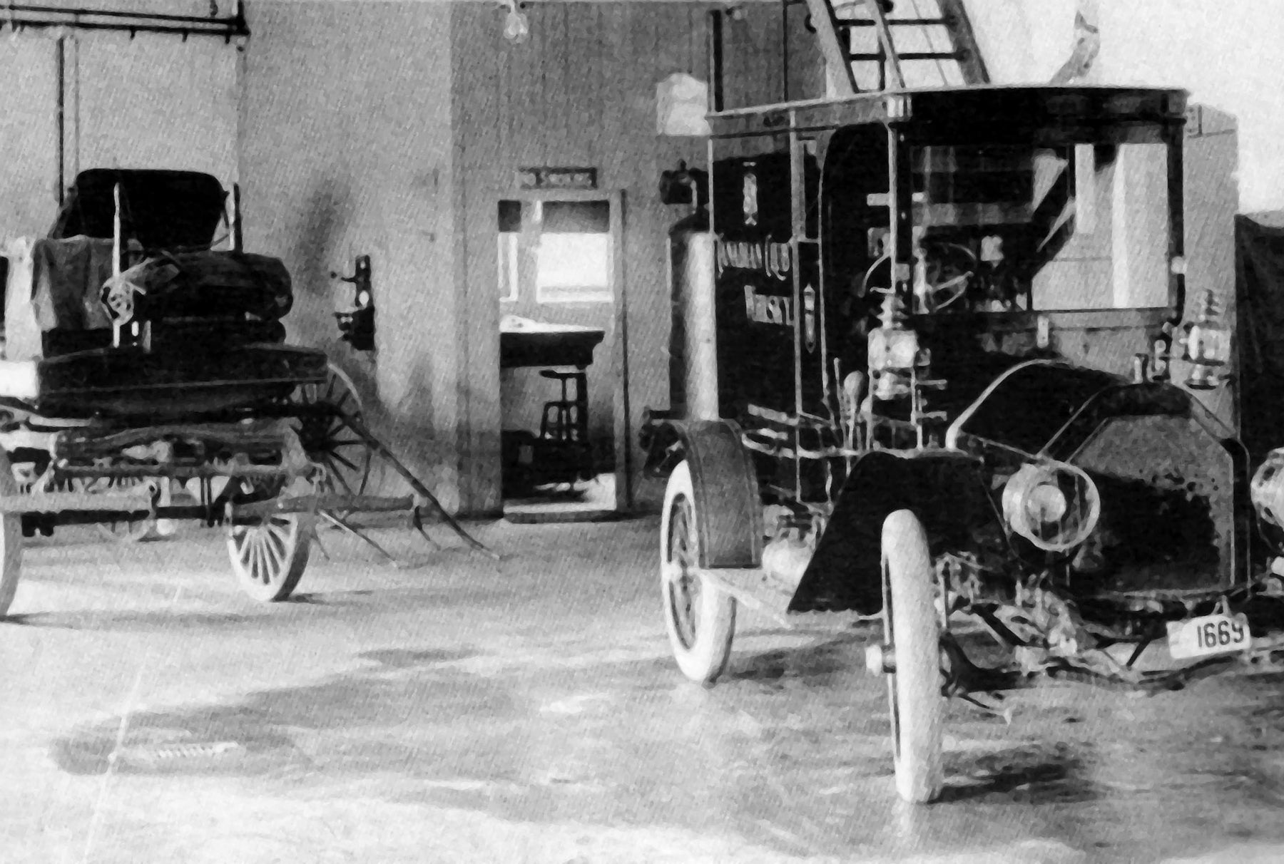 Two Generations of Ford Cars - Ford City