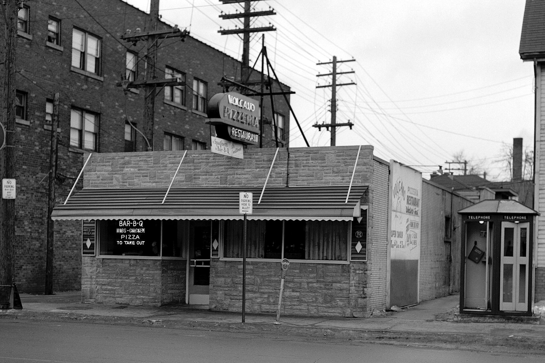 Volcano Pizza (Wyandotte Street & Victoria Avenue) - 1962