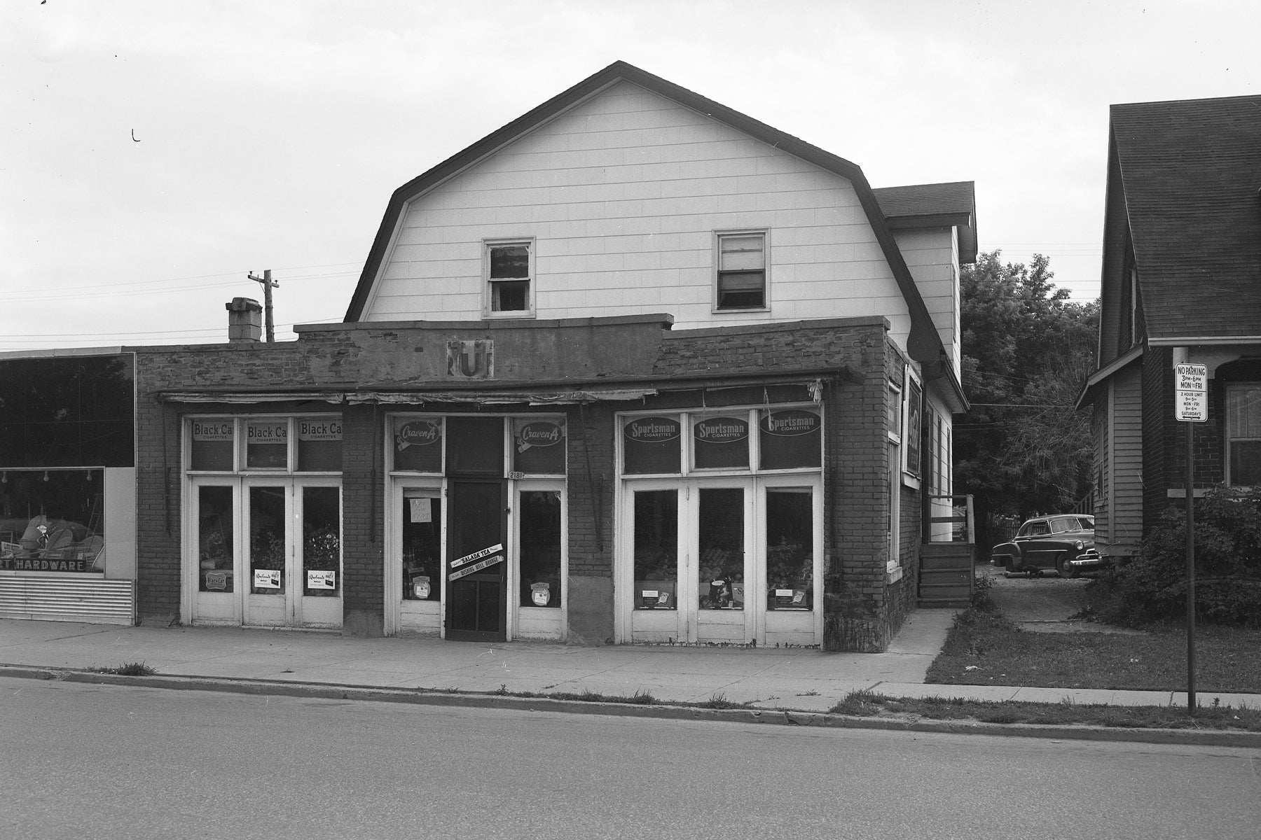 Howard Fruit Market (1960)