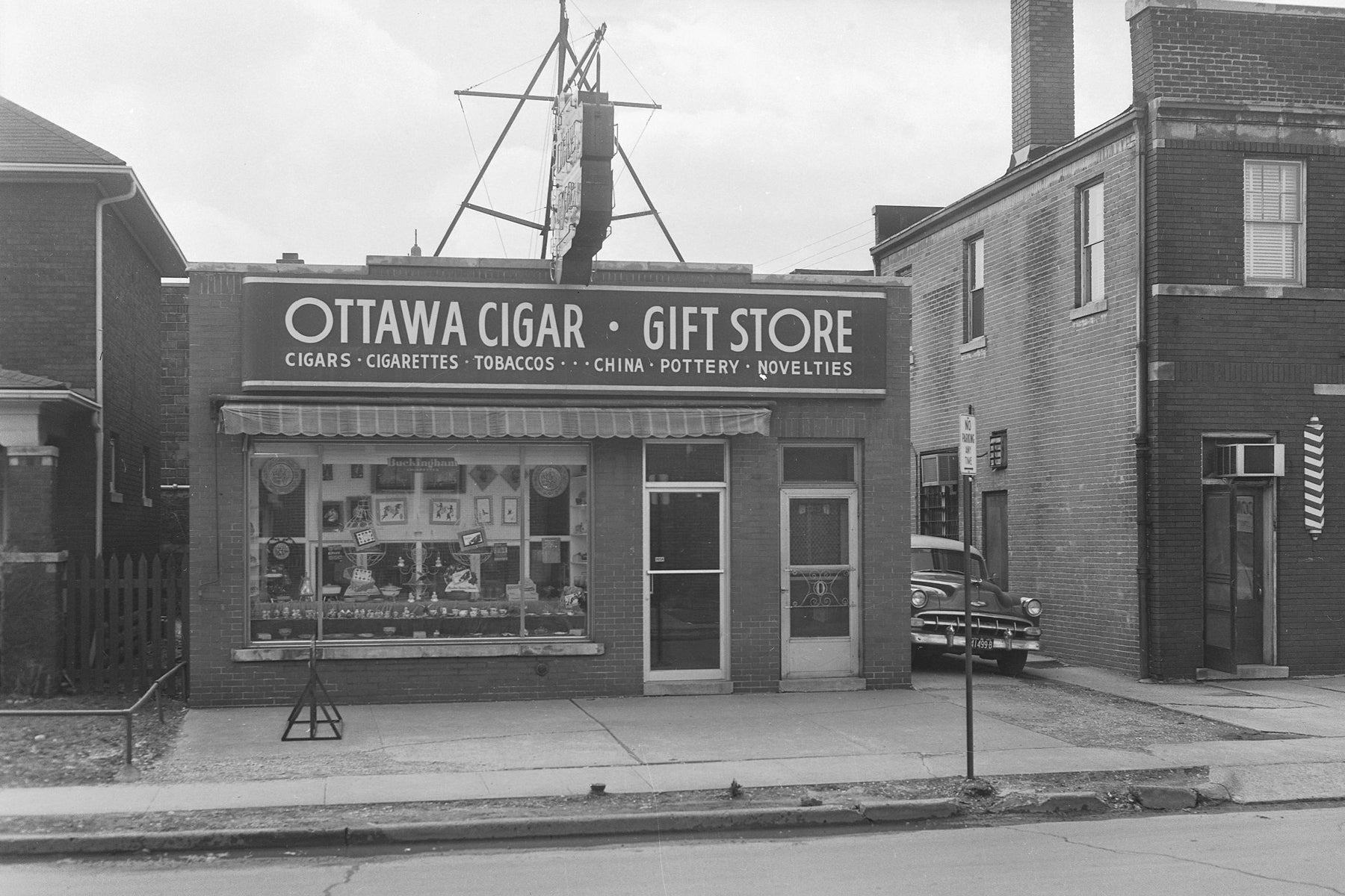 Ottawa Cigar and Gift Store (1959)